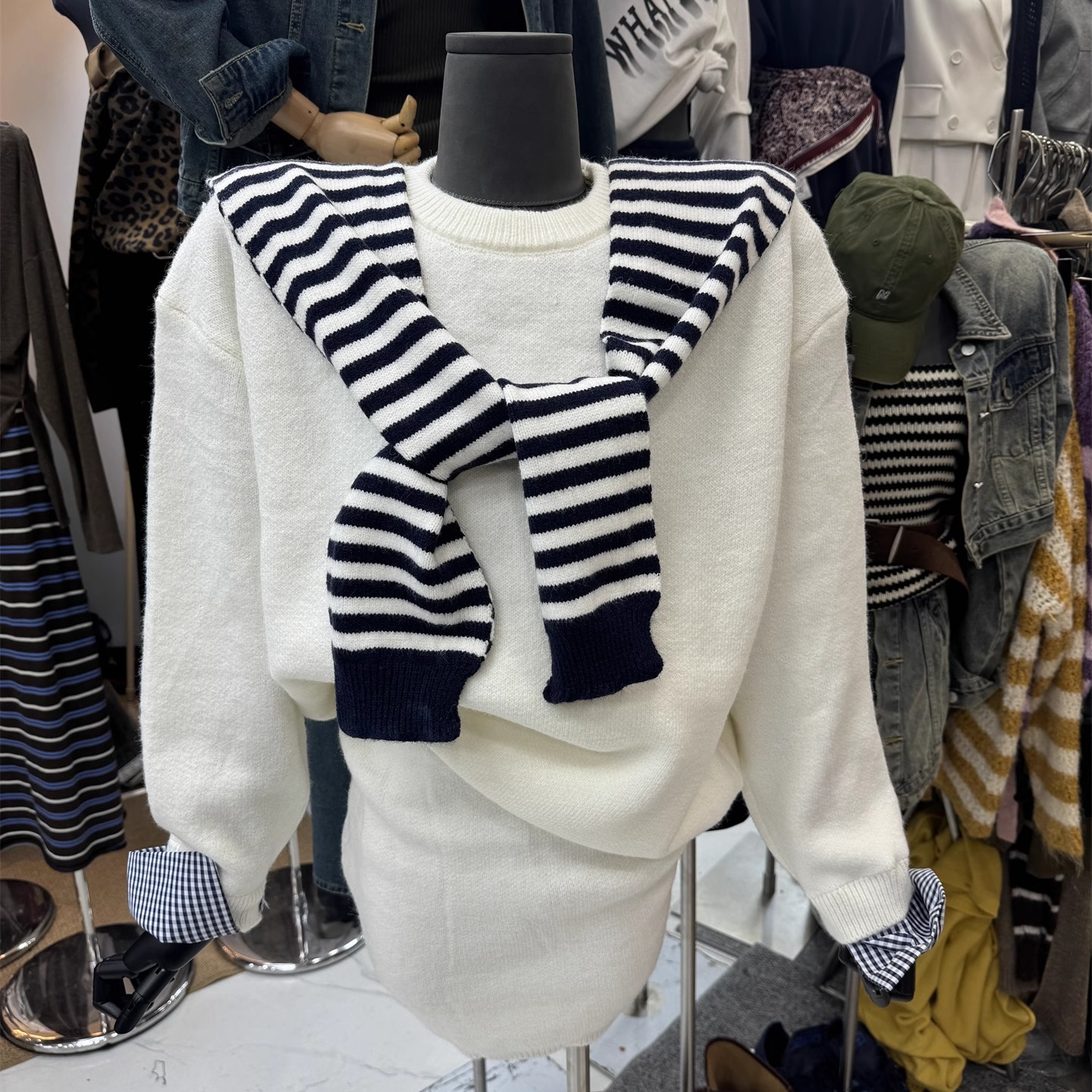 格子拼接套装卫衣短裙披肩三件套