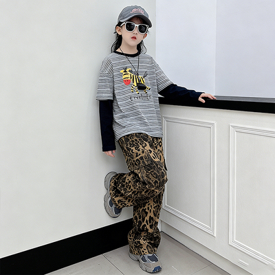 女童春季套装2026新款中大童女孩洋气卡通拼接打底衫豹纹工装裤潮