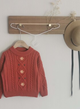 2023秋冬新款女童针织衫圆领套头毛衣韩版复古手工绣花加绒洋气