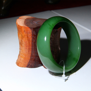 【老矿料碧玉】新疆碧玉带一点黑色的小点才是新疆正品没黑很贵气