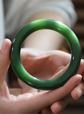 碧玉手镯圆条高端大气上档次款式