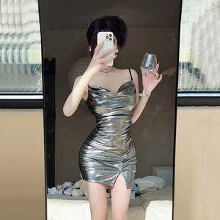 辣妹性感连衣裙酒吧蹦迪网红包臀短裙150矮个子女挂脖露背吊带裙