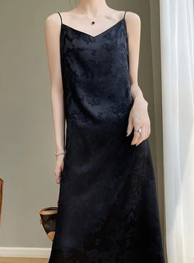 新中式吊带连衣裙女士夏季薄款高级气质垂感V领宽松显瘦A字长裙子