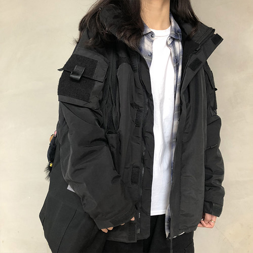 街舞嘻哈厚款多口袋防风透气外套