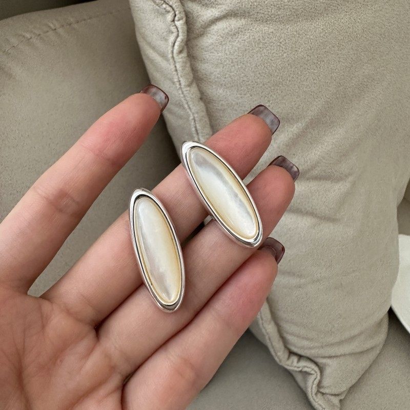 S925纯银韩版小众设计感白贝壳耳环一字重工复古时尚耳饰品,饰品/流行首饰/时尚饰品新,银饰耳饰,淘宝优惠券,粉丝福利购,淘宝优惠卷