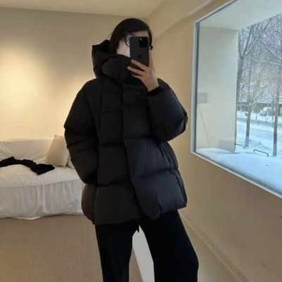 羽绒服女款2025新款爆款冬季高级感羽绒外套短款小大码平湖