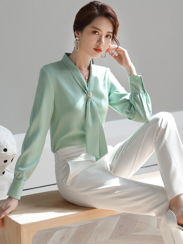 牛油果绿色雪纺领遮肉洋气小衫