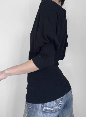 秋季黑色V领修身长袖T恤 Black V-Neck Slim Fit Long Sleeve Tee