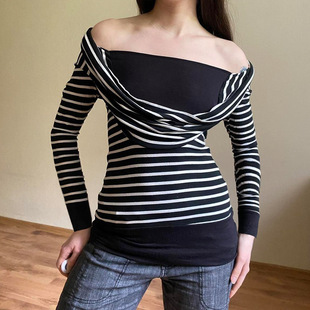 Ruffle Neck Long Tee 秋冬蕾丝花边拼接V领长袖 Sleeve T恤Lace