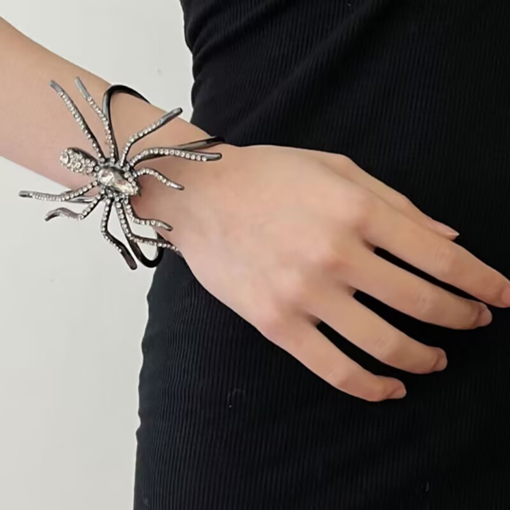 暗黑朋克风银色蜘蛛造型手镯女金属水钻个性时尚百搭手环凹造型