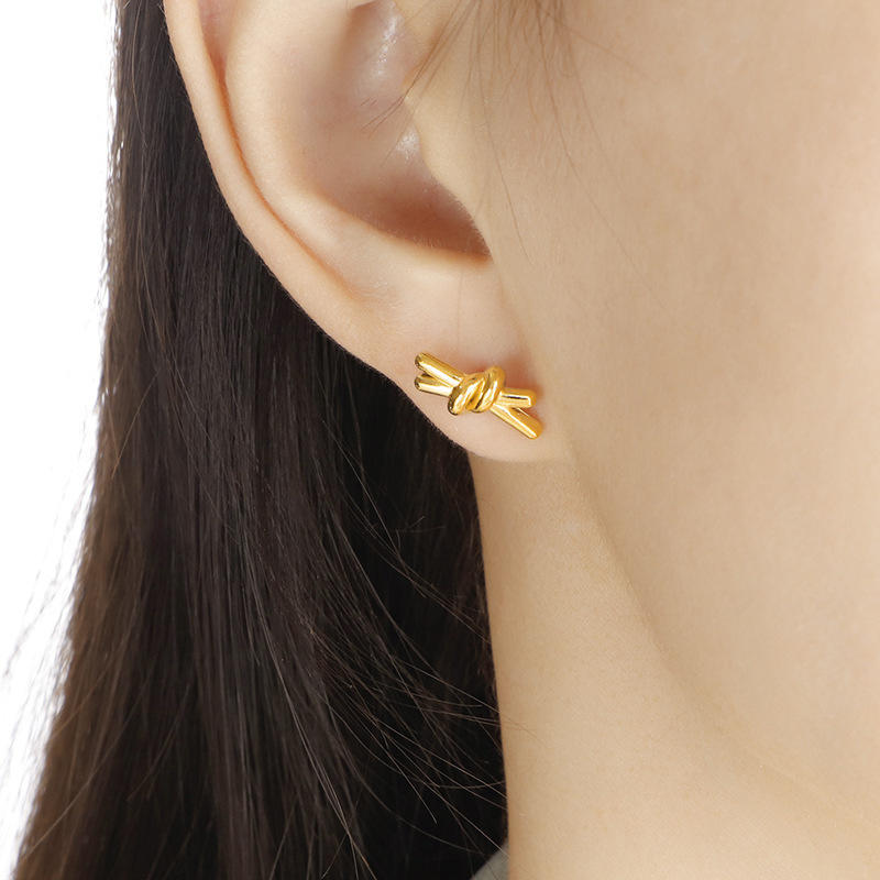 韩版森系绳结交叉耳钉小巧百搭通勤耳饰钛钢个性小众设计耳钉女