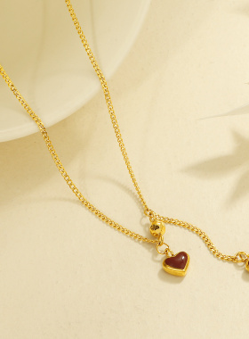 法式酒红小爱心流苏钛钢项链