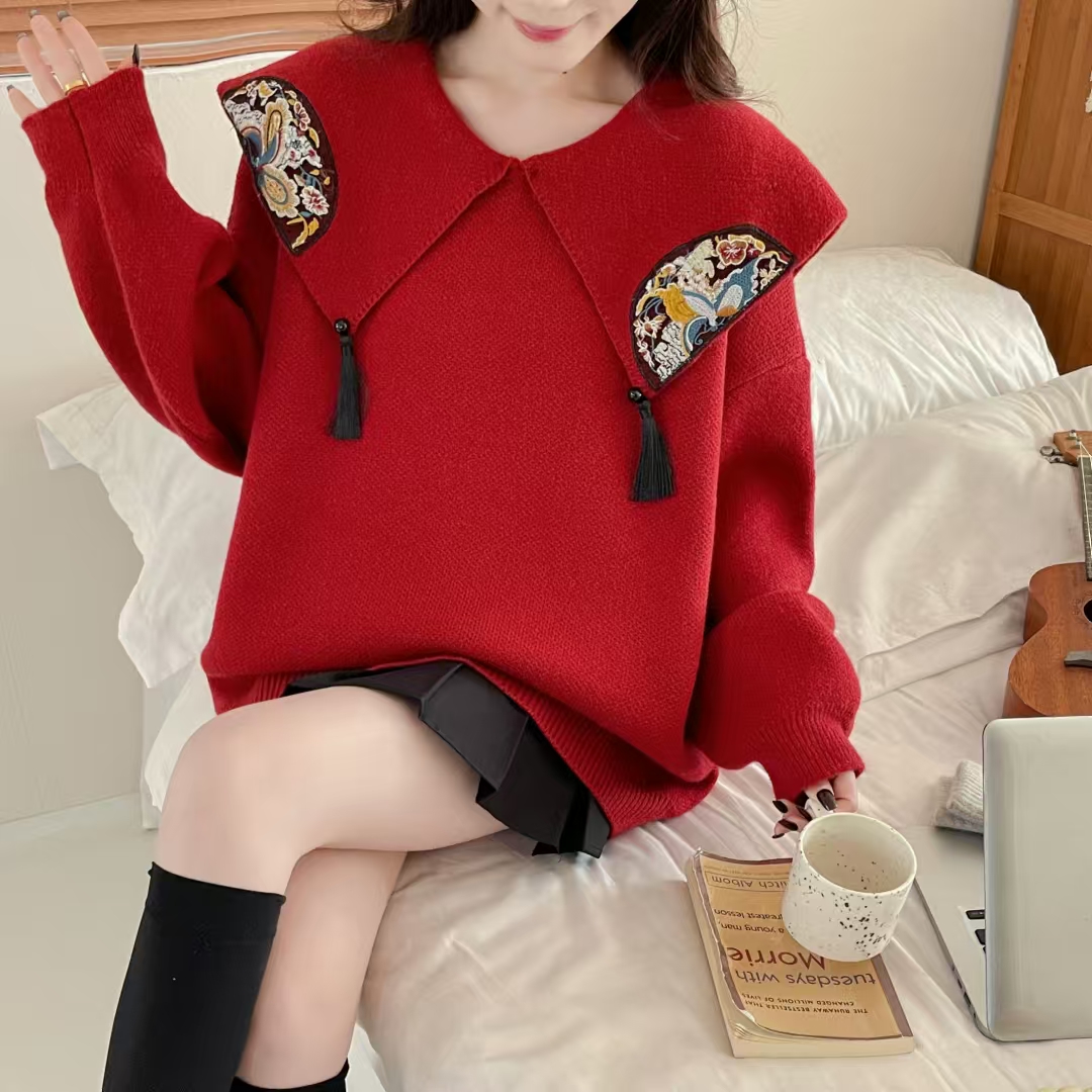 新年红色国风减龄娃娃领精美刺绣毛衣女2025慵懒氛围流苏针织上衣