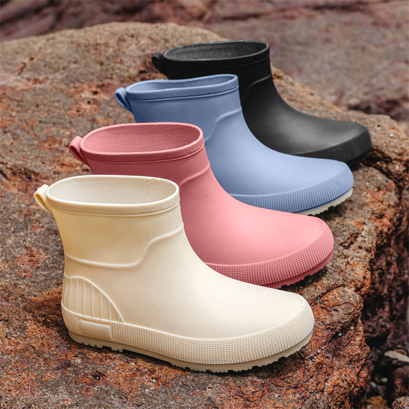军登雨鞋女款成人时尚外穿防水
