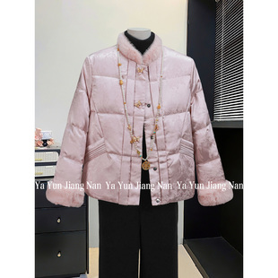 新中式妈妈冬装国风短款羽绒服中老年女冬季暗花立领保暖上衣外套