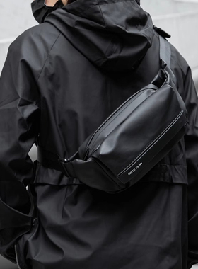 法国MlCANl KONS单肩斜挎包男潮流机能皮质胸包机车骑行通勤背包