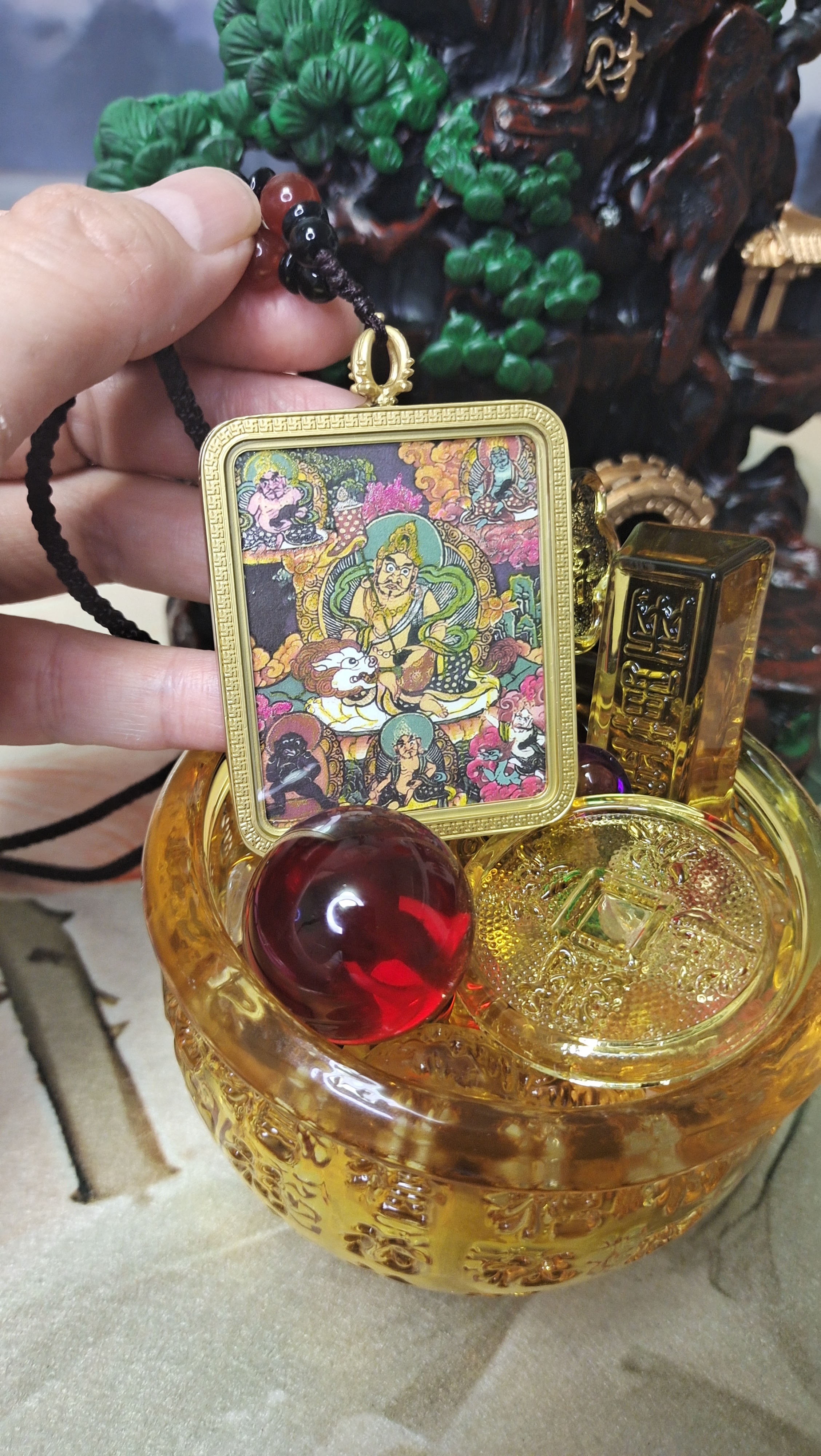 新款唐卡藏族挂件黄财神项链半手绘纯手工描金吊坠可定制