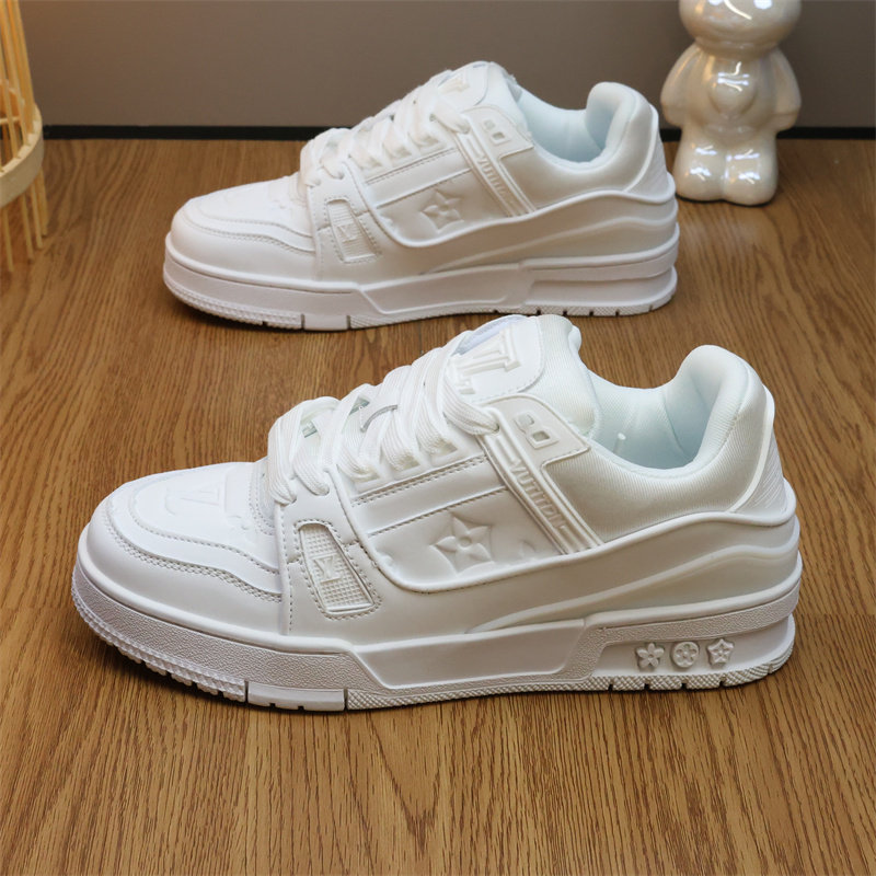 情侣鞋2025新款男女大码45-46码面包鞋厚底内增高板鞋休闲小白鞋