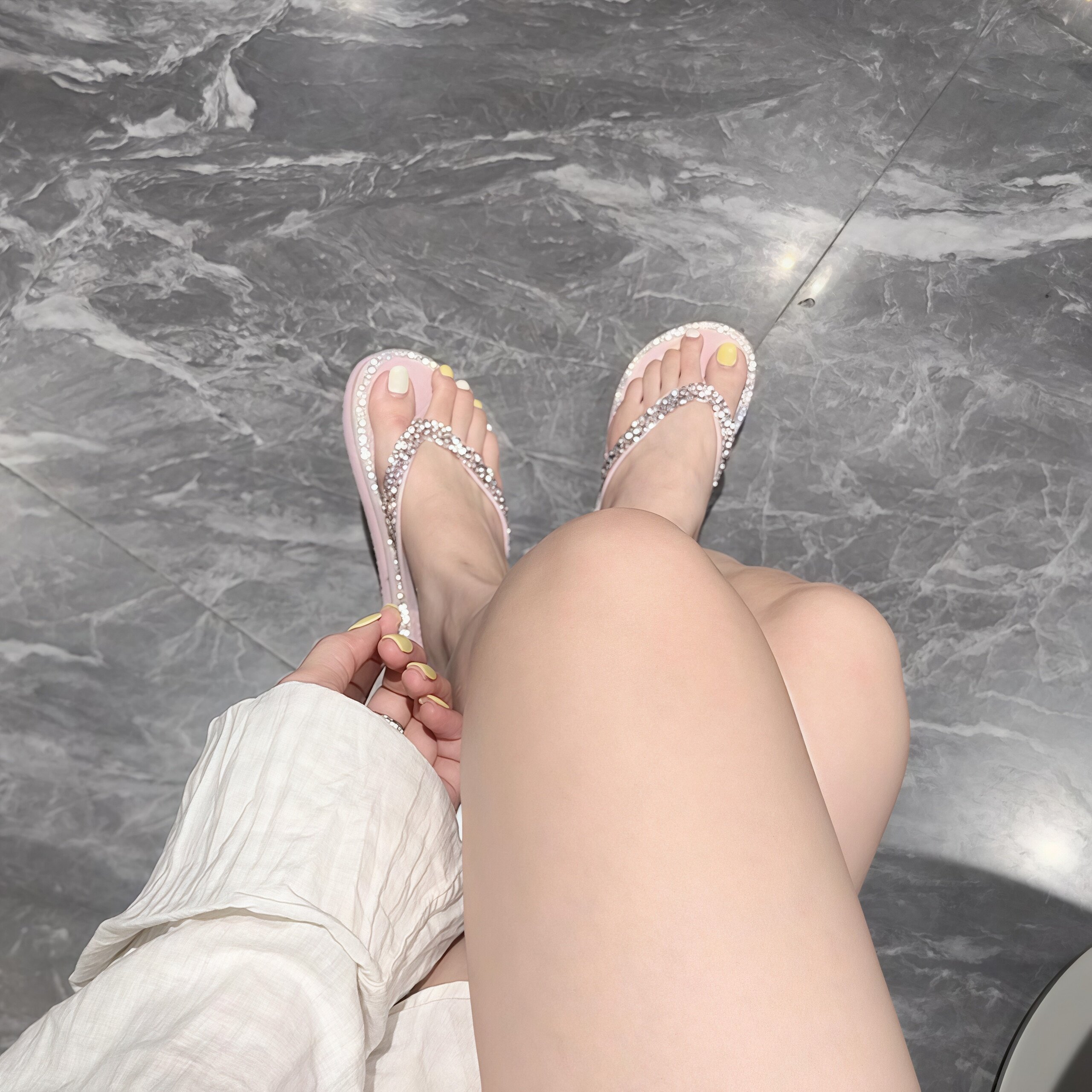 海边沙滩人字拖凉鞋女夏外穿厚底绝美不累脚女士防滑防臭2026新款