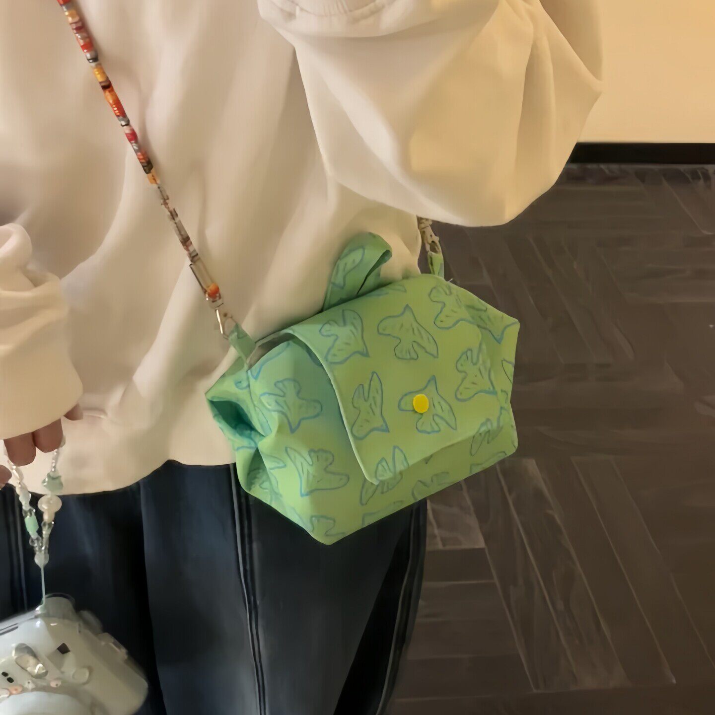 飞鸟印花斜挎包2026年春季新款帆布大容量通勤百搭女款单肩包包