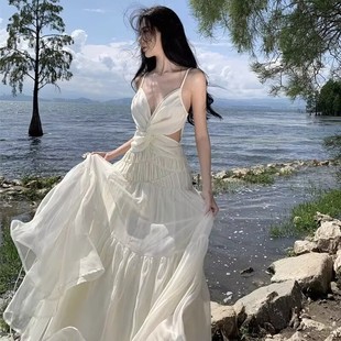 绝美白色雪纺吊带连衣裙超仙氛围感性感露背适合海边度假长裙 法式