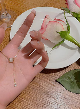 新款猫眼石小蛮腰项链女锁骨链送情人节轻奢颈链项坠小众设计感
