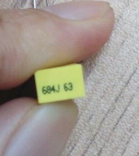 校正电容684J100V /684J63V 0.68UF 680NF 方块 黄色 薄膜电容