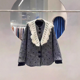 深圳南油高端女装2025冬季新款披肩式毛织领钩花针织植绒毛呢外套