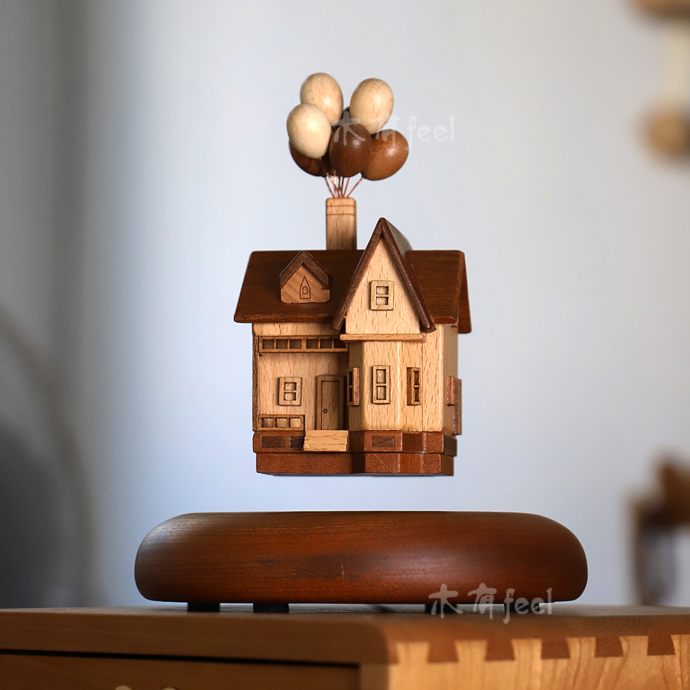 磁悬浮飞屋环游记摆件实木质创意气球木屋房子高级办公室桌面礼物