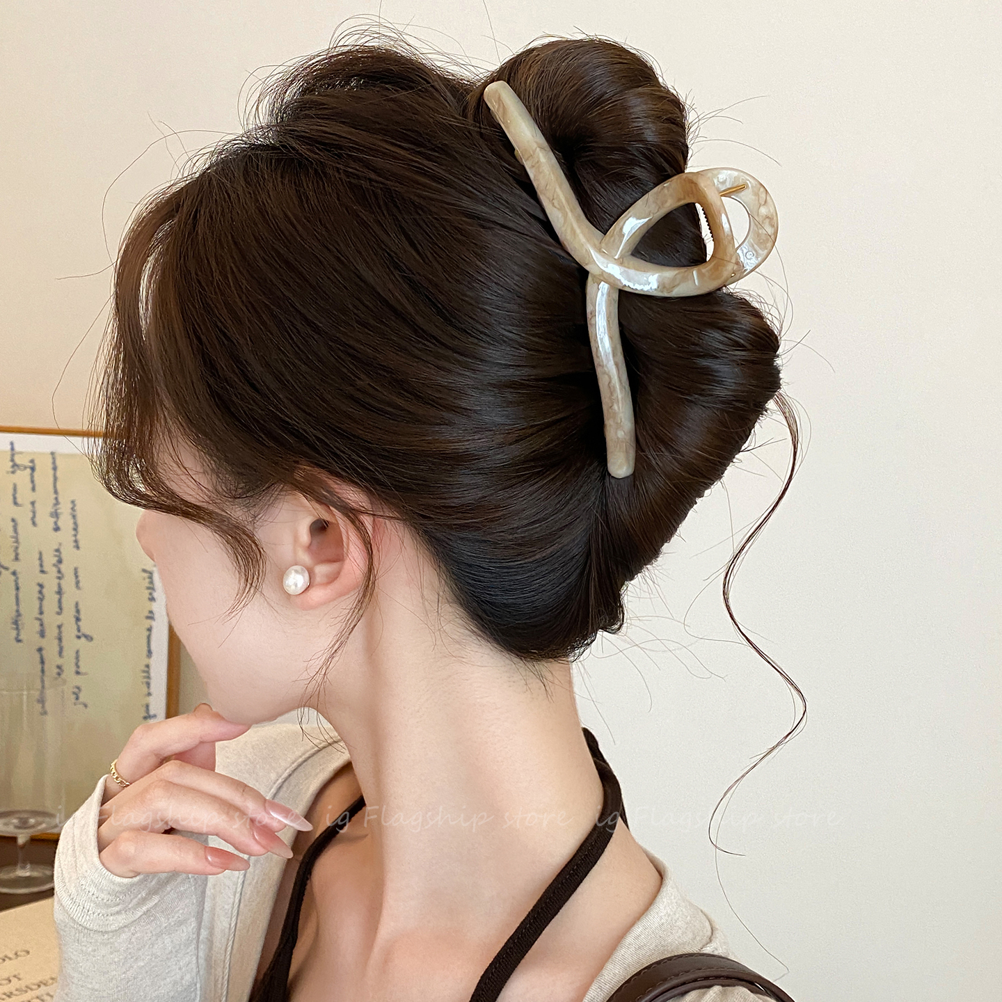 晕染大理石纹抓夹女2025新款