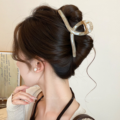 晕染大理石纹抓夹女2026新款