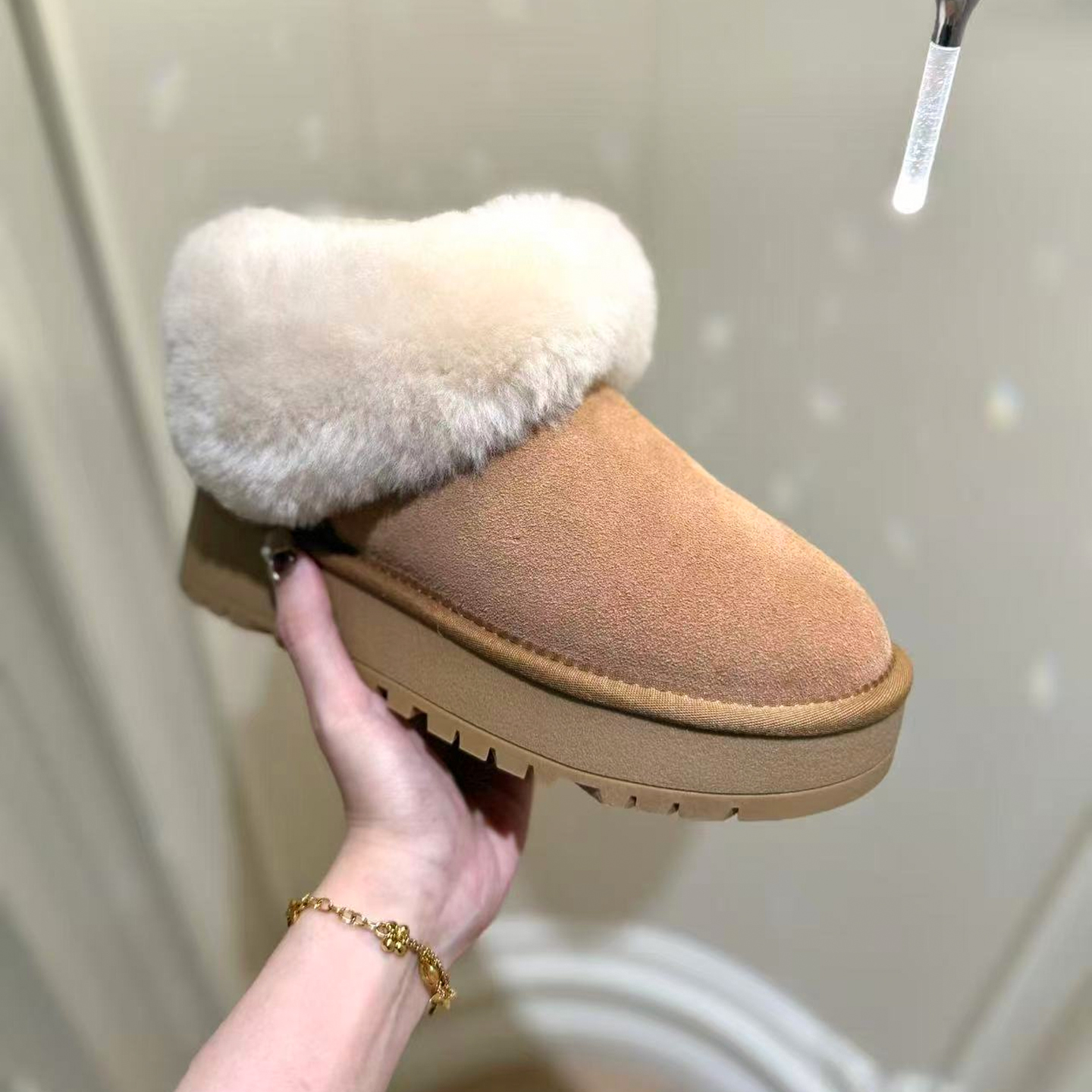 软乎乎一脚蹬羊毛款雪地靴厚底款