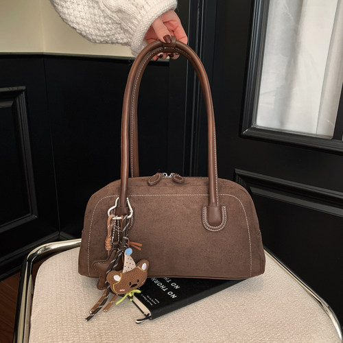 秋冬复古麂皮绒面包包斜挎包女2025新款磨砂腋下包时尚手提法棍包