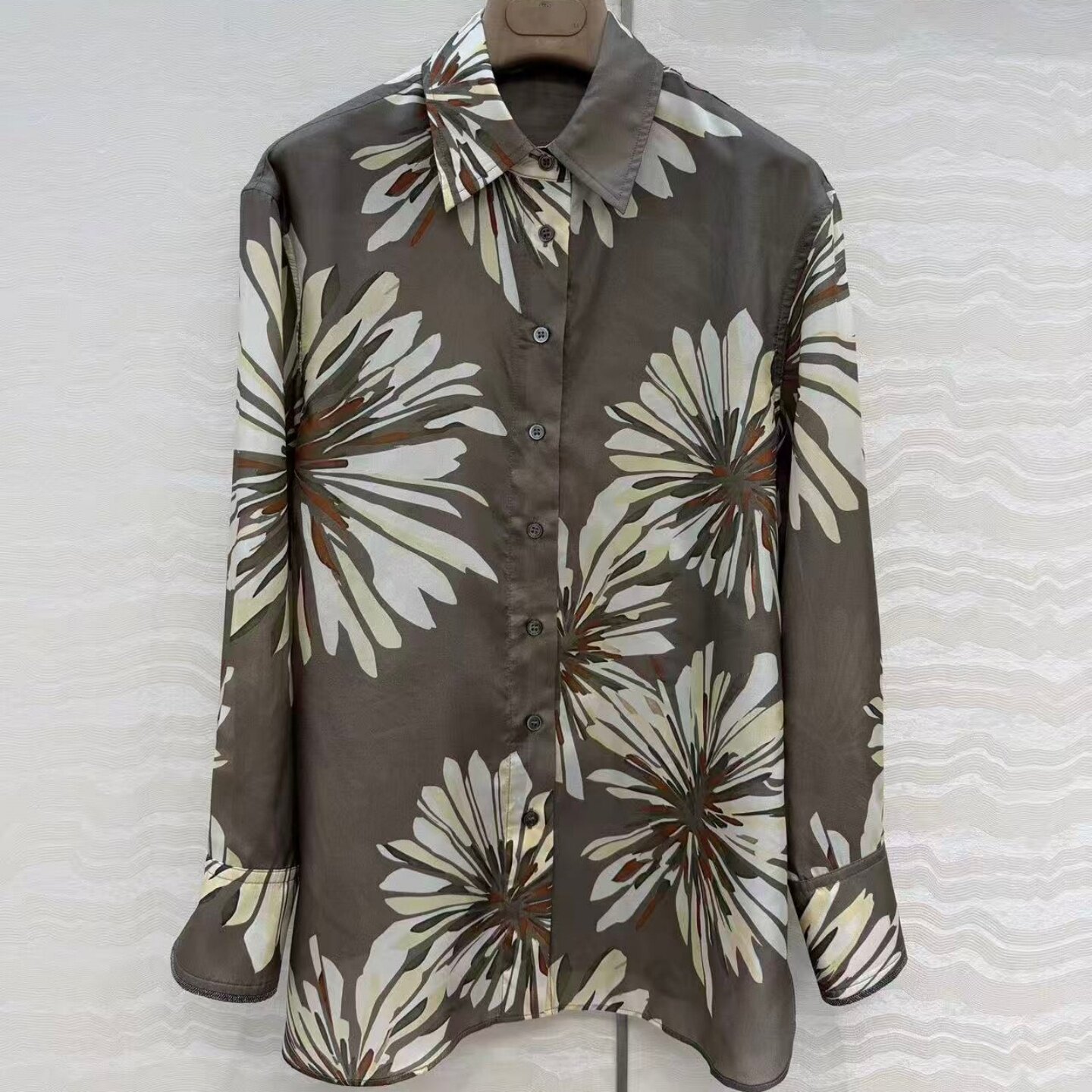 不规则印花小翻领进口桑蚕丝高腰单排扣宽松版型长款衬衫上衣女