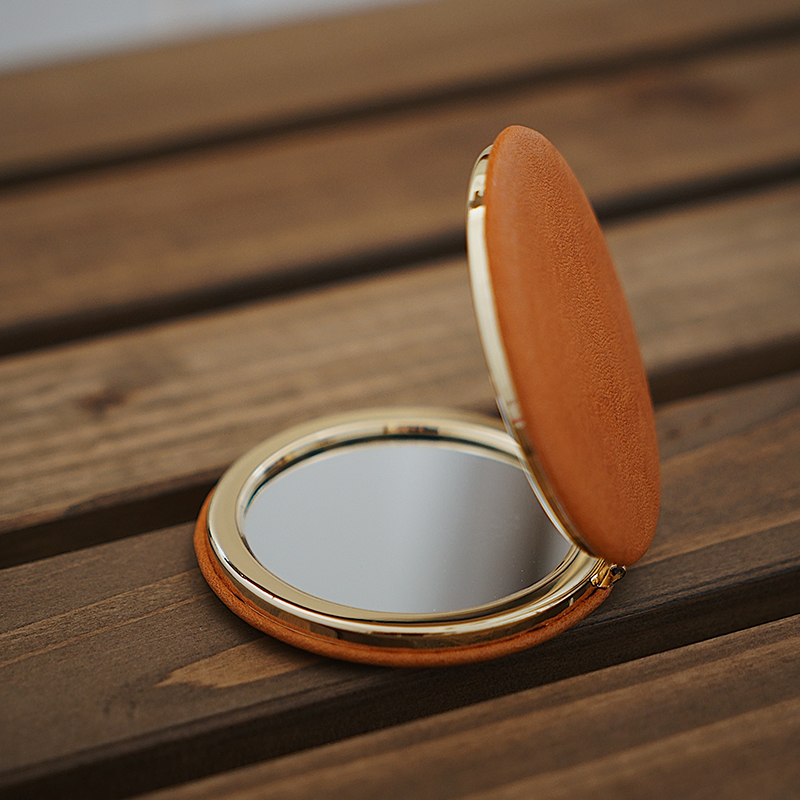 MISKSOLA复古真皮手工随身带化妆镜子便携简约纯色迷你折叠补妆镜