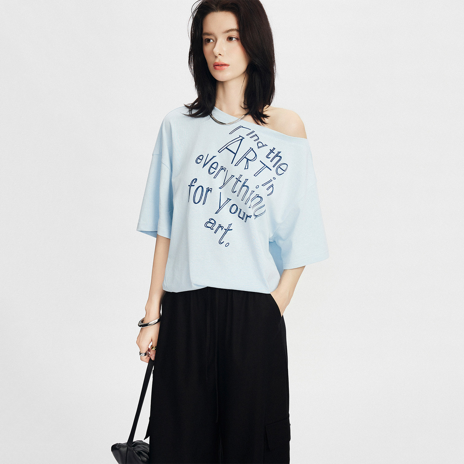 CLMX宽松一字领T恤棉亚麻混纺针织面料漫画感字母印花露肩上衣女