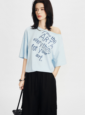 CLMX宽松一字领T恤棉亚麻混纺针织面料漫画感字母印花露肩上衣女