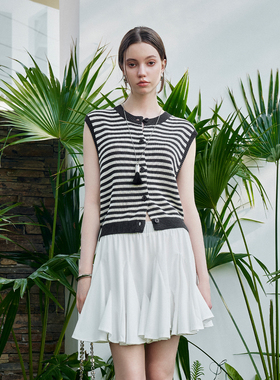 CLMX 轻盈垂挺高密Viscose弹性面料 时髦无龄感三角插片拼接短裙