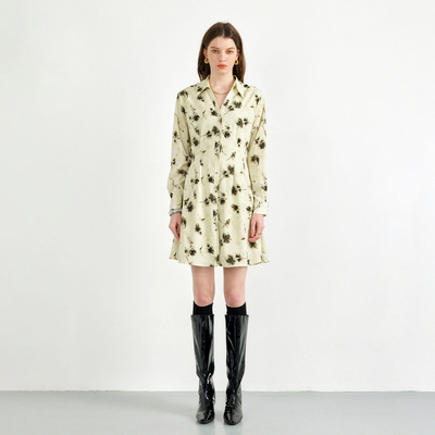 印花收腰连衣裙印花收腰连衣裙