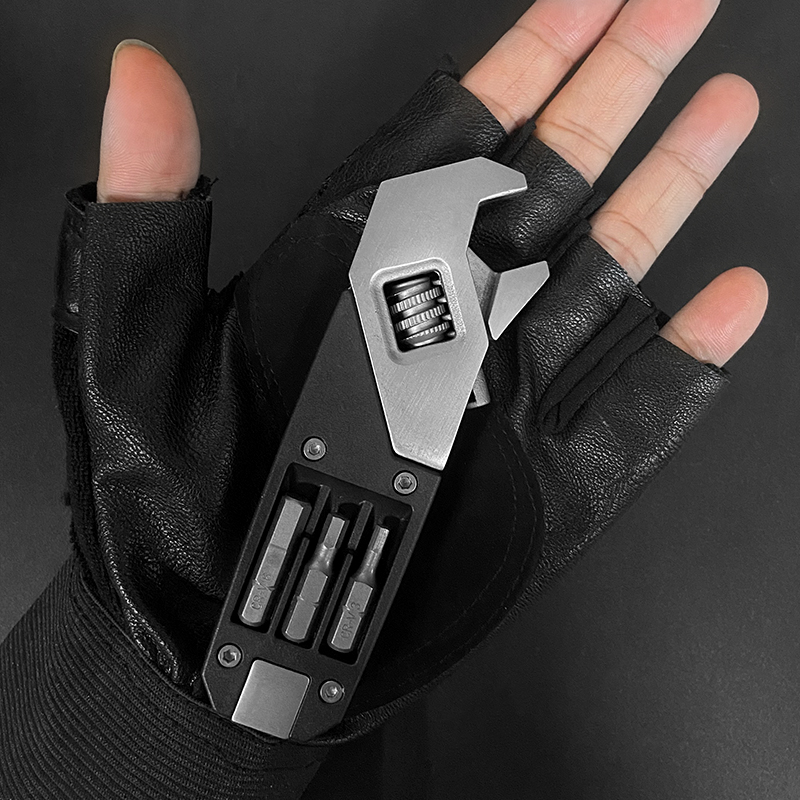 迷你多功能扳手便携组合钳子扳手