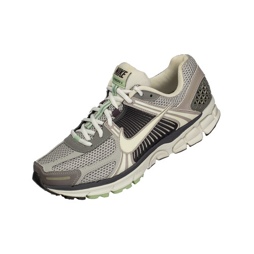 NIKE ZOOM VOMERO 5 舒适百搭低帮复古跑步鞋男女同款 FB8825-001