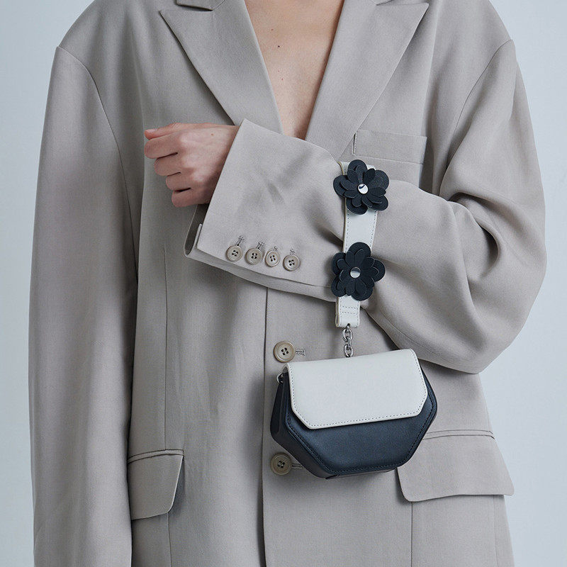 Summer bag 2020 new pattern Simplicity A small minority design Korean Edition Flip Allotype mini portable Single Shoulder Satchelin the Leather/Lady bags/Men's bag, Ms. bags  category - from Buy2taobao.com to provide professional Taobao agent buy service