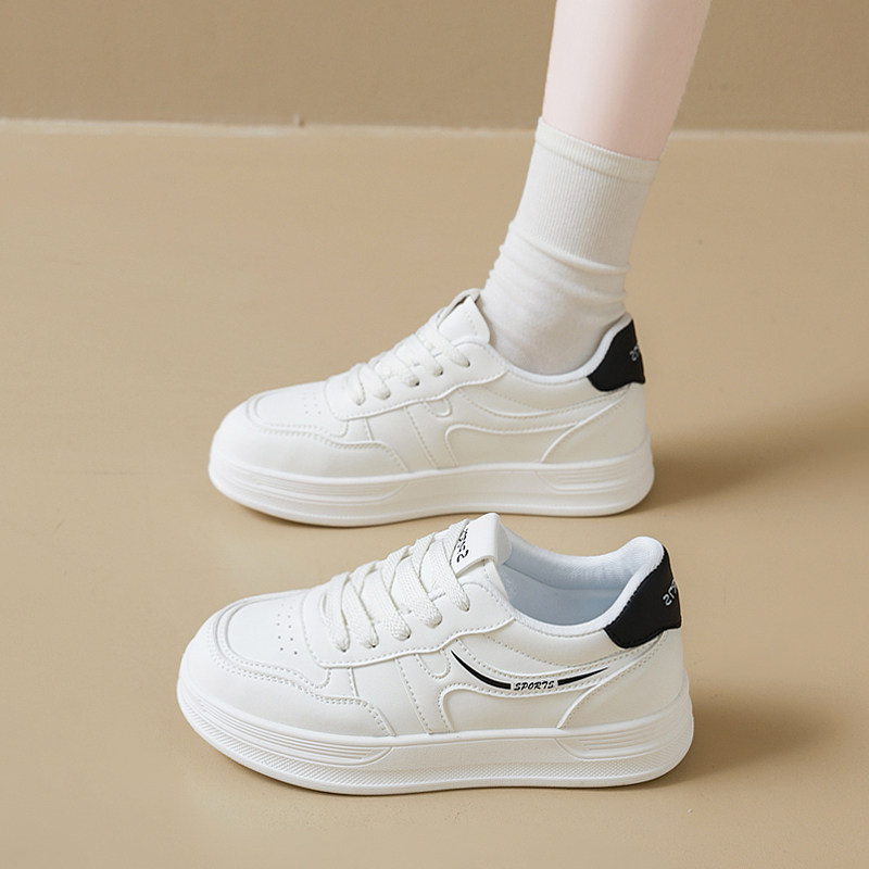 平底真皮学生小白鞋女2026新款春秋黑白板鞋百搭休闲运动鞋子轻便