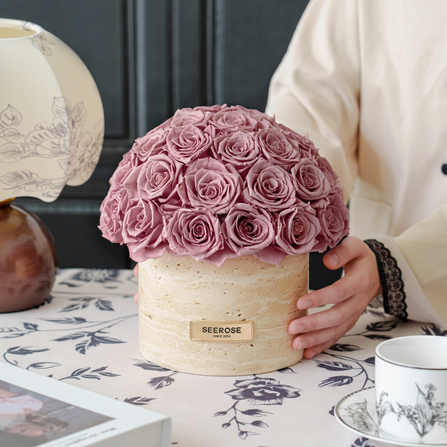 SEEROSE黄洞石永生花装饰摆件