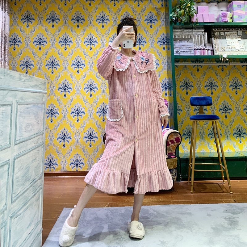 秋冬季复古刺绣珊瑚绒外穿家居服