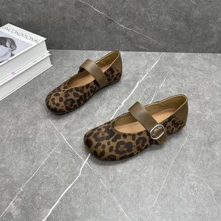 复古豹纹软底一字扣带浅口单鞋 新款 潮 女2026年春季 羊京绒玛丽珍鞋
