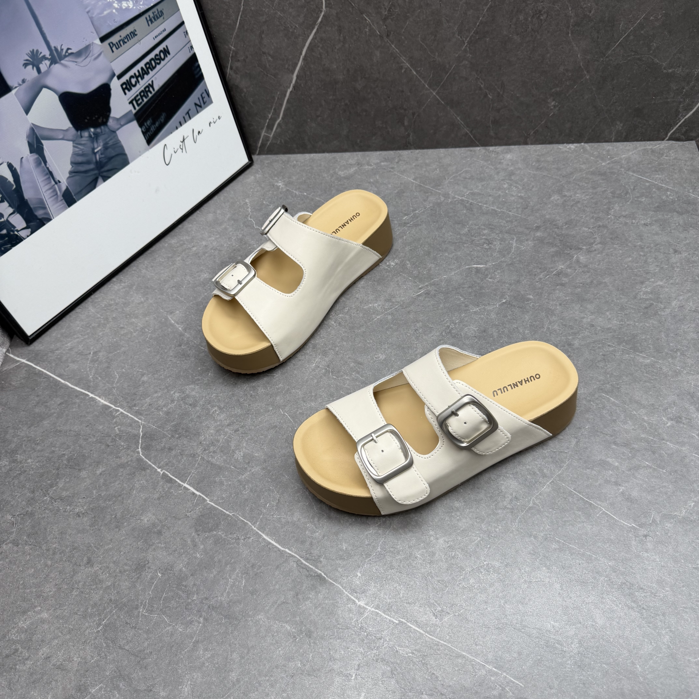 厚底勃肯拖鞋女外穿2026夏新款皮带扣休闲一字拖真皮百搭时尚凉拖
