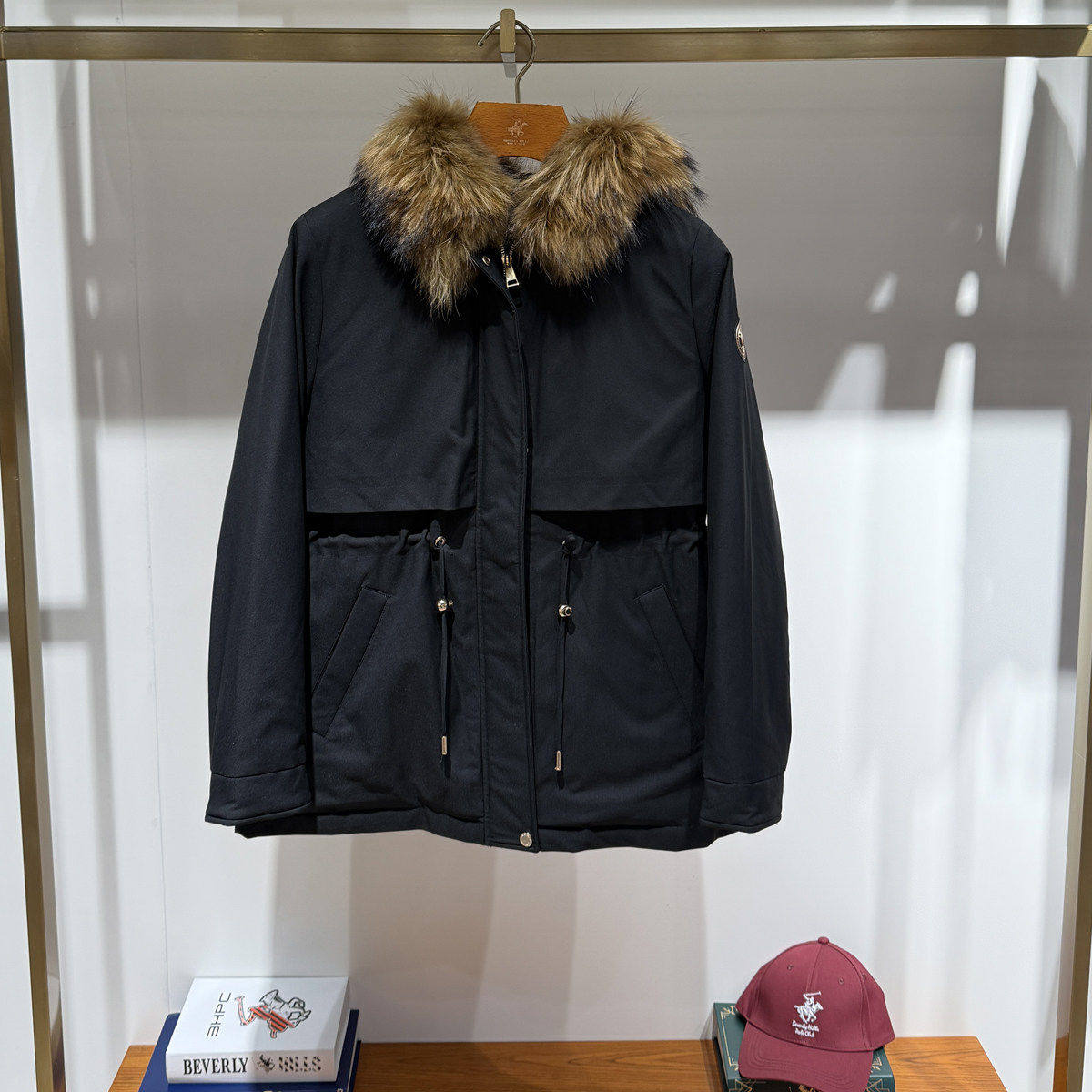 【可拆卸皮毛领】秋冬女装黑色连帽抽绳收腰保暖羽绒服