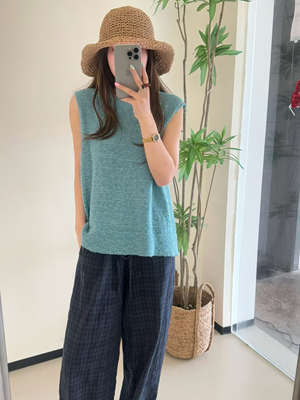 恩灿 26 新款无肩袖肌理感亚麻针织衫背心女宽松显瘦上衣 现货