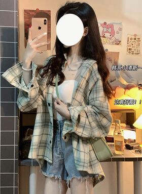 绿色格子衬衫女夏季2024新款设计感小众长袖防晒上衣宽松衬衣外套
